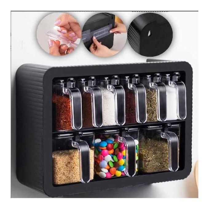 Organisateur d'épices avec cuillère autonivelante.